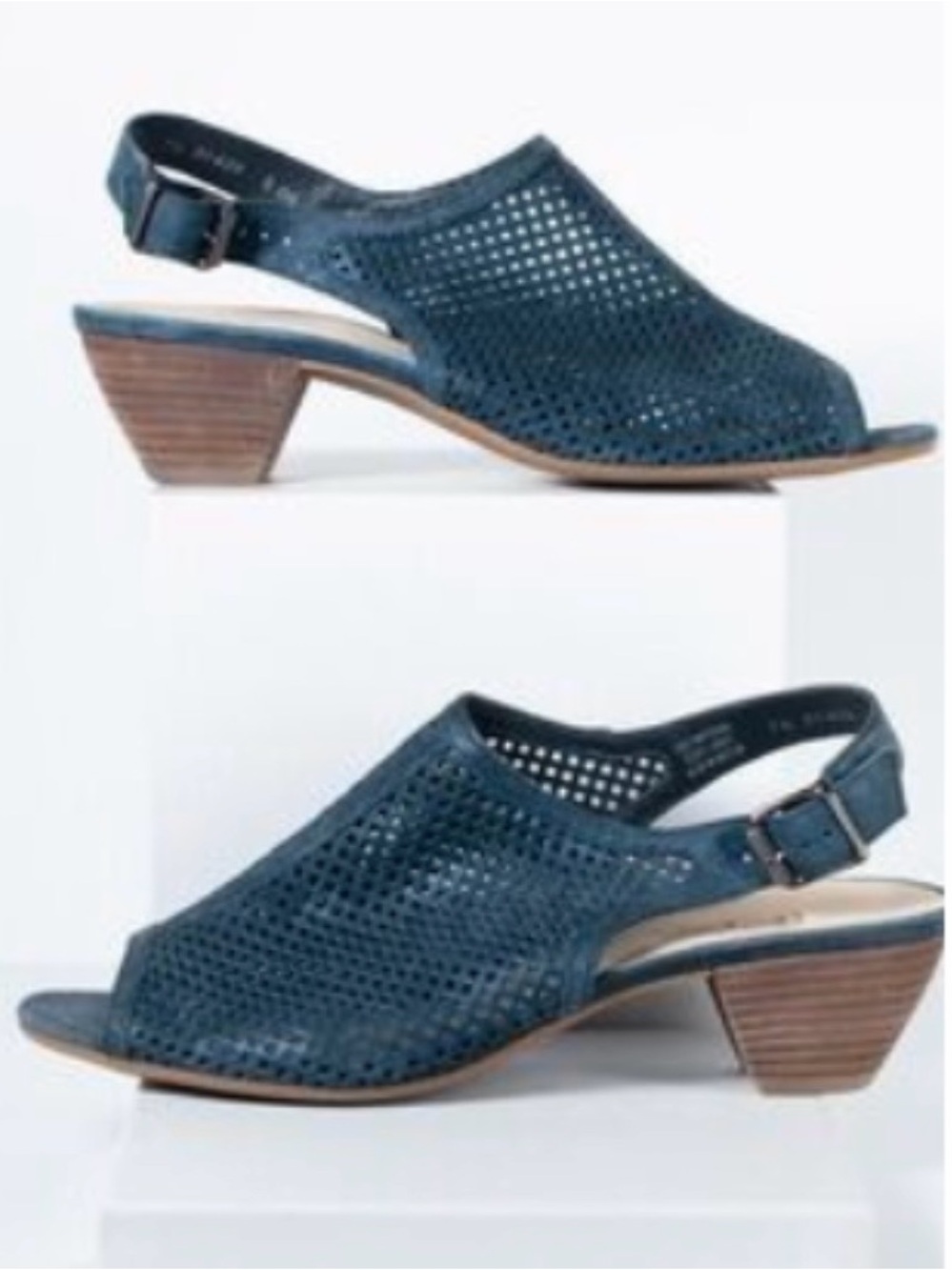 Paul Green Lois
Navy Peep Toe Perforated Low
Slingback Sandals US 7.5